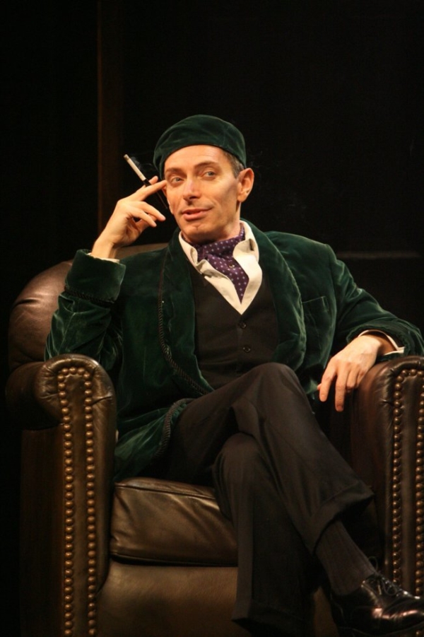 Arnie Burton will reprise his performance as Clown #2 in the new off-Broadway run of 39 Steps.