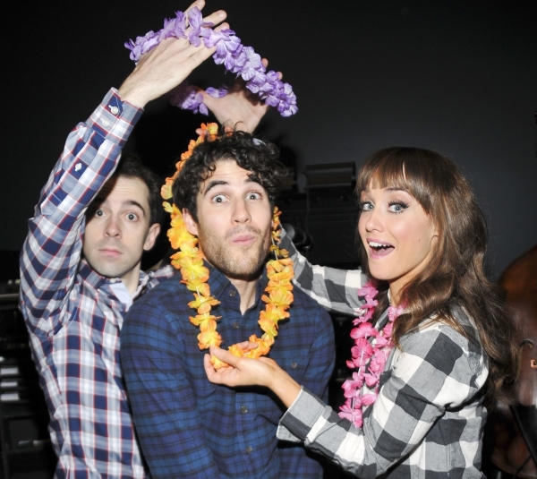 Honeymoon in Vegas stars Rob McClure and Brynn O&#39;Malley adorn Darren Criss with a couple of honorary leis. 