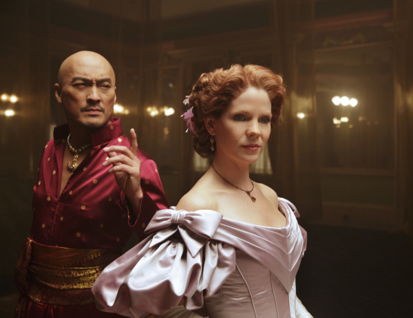 Kelli O&#39;Hara and Ken Watanabe as Anna and the King of Siam in The King and I, now at Lincoln Center&#39;s Vivian Beaumont Theatre.