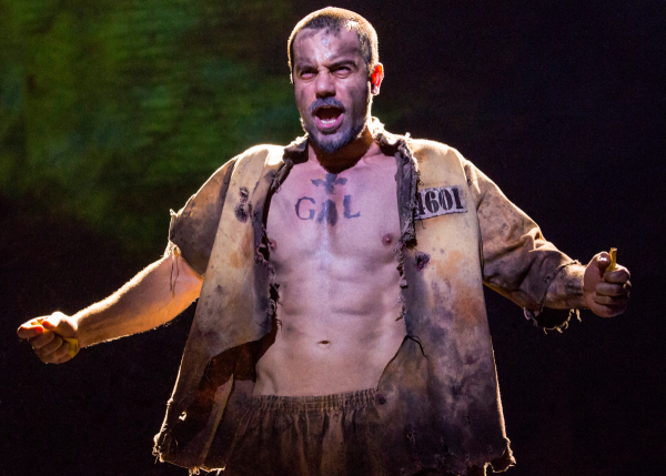 Ramin Karimloo shows off his six pack as Jean Valjean...Athan is riding his coattails!