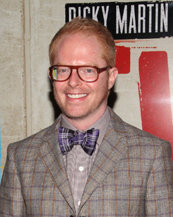 Jesse Tyler Ferguson&#39;s &quot;Tie The Knot&quot; has created a special bow tie for the 2015 Tony Awards. 