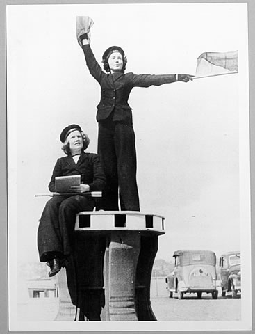 To a theater audience in San Francisco, this semaphore signal elicited a noisy response.