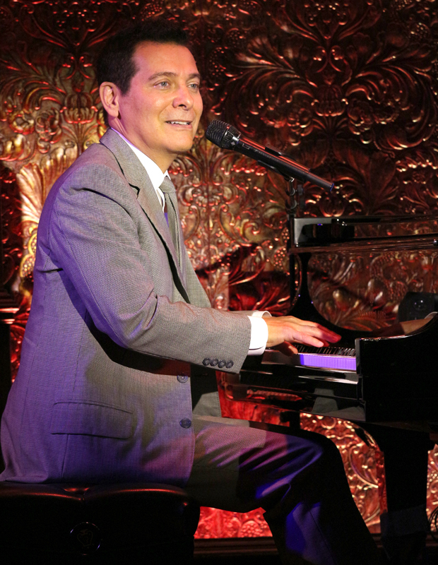 Michael Feinstein sits down at the piano at Feinstein&#39;s/54 Below for the first time.