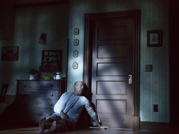 Bruce Willis makes his Broadway debut in Misery at the Broadhurst Theatre.