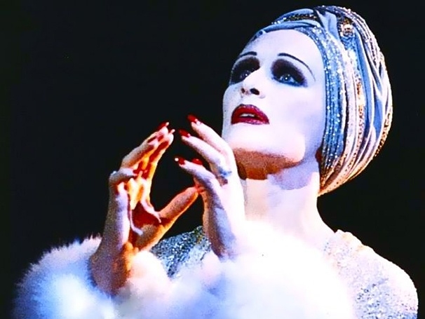 Glenn Close as Norma Desmond in the original 1995 Broadway production of Sunset Boulevard.