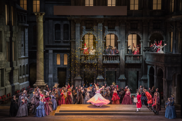 A full look at Gounod&#39;s Romeo and Juliet, directed by Bartlett Sher.