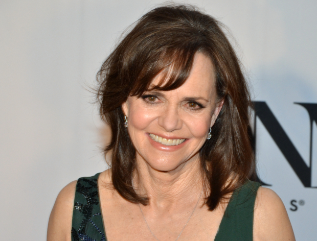 Sally Field is among the stars set for Vineyard Theatre&#39;s 2016 Gala.