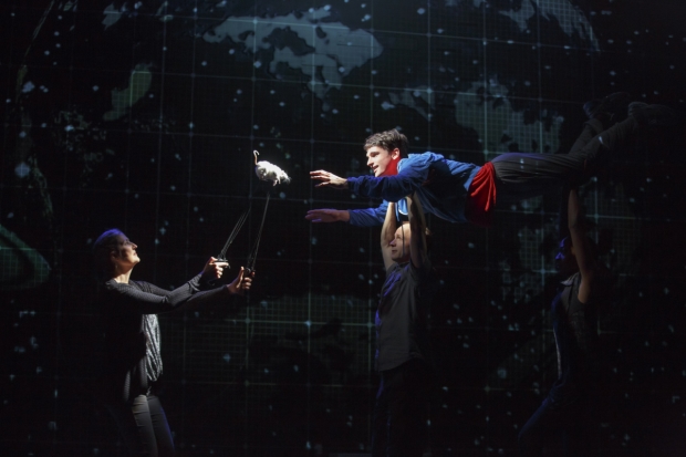 Tyler Lea leads the cast of Broadway&#39;s The Curious Incident of the Dog in the Night-Time at the Barrymore Theatre.