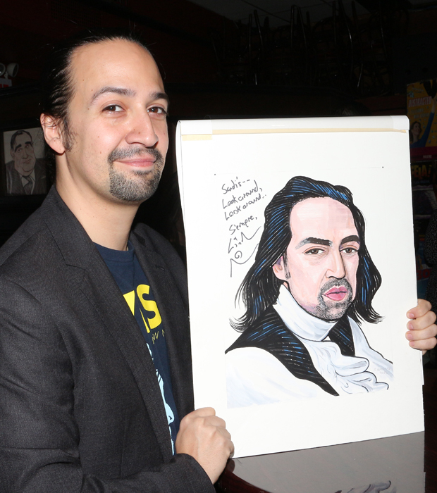 Lin-Manuel Miranda shows off his brand-new Sardi&#39;s portrait.
