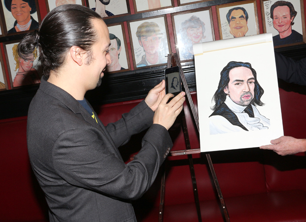 Lin-Manuel Miranda takes a photo of his Sardi&#39;s drawing.