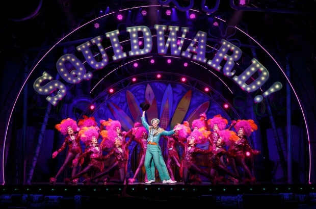 Gavin Lee plats Squidward Tentacles in The SpongeBob Musical.