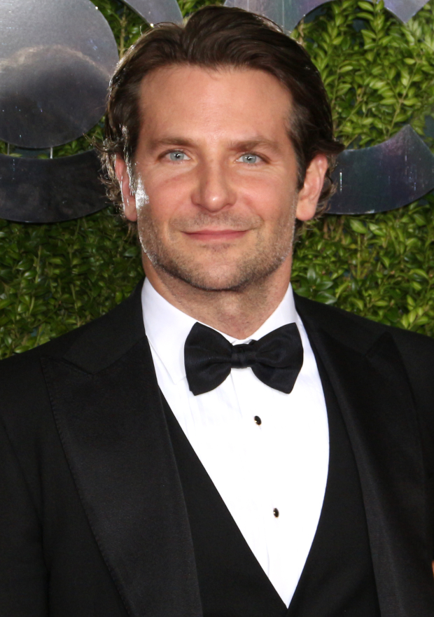 Bradley Cooper will direct a new film remake of A Star is Born.