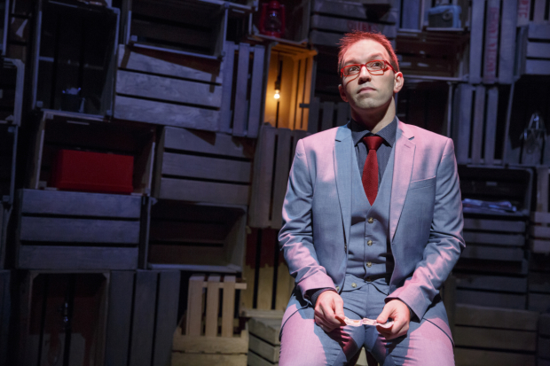 Magician Helder Guimarães stars in Verso, directed by Rodrigo Santos, at New World Stages.
