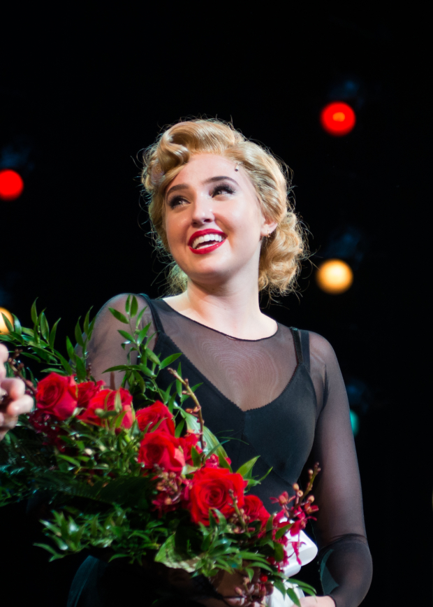 Veronica Dunne takes her first bow as Roxie Hart in Broadway&#39;s Chicago.
