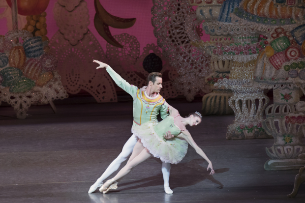 Sterling Hyltin plays the Sugarplum Fairy and Andrew Veyette plays her Cavalier in George Balanchine&#39;s The Nutcracker.