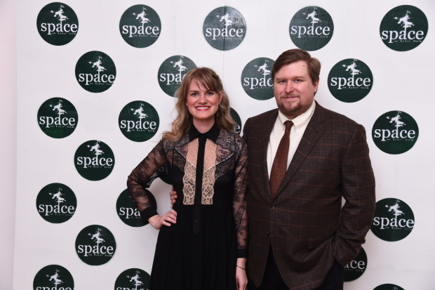 SPACE founder Emily Simoness with her husband, actor Michael Chernus, at the 2016 Farm in the City gala. 