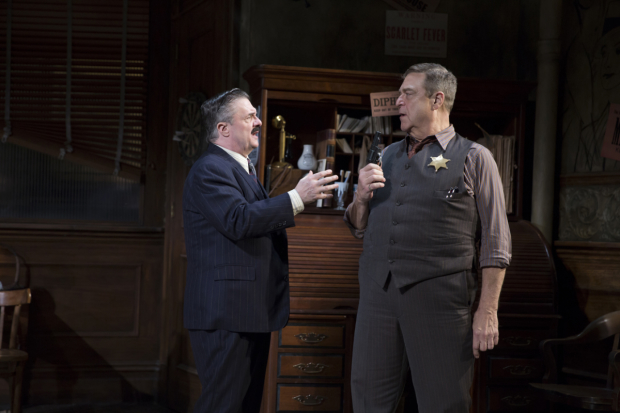 Nathan Lane and John Goodman in a scene from Broadway&#39;s The Front Page.