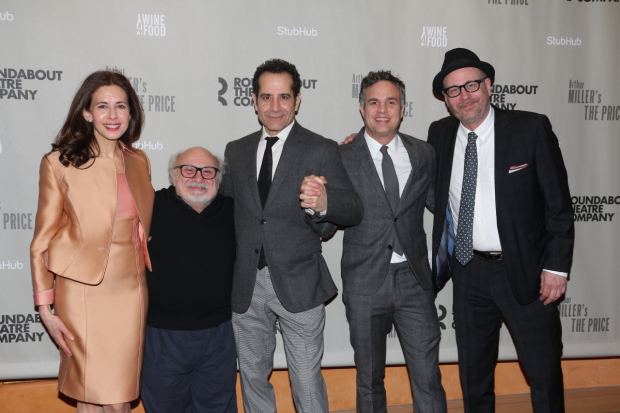 Director Terry Kinney (right) with his cast: Jessica Hecht, Danny DeVito, Tony Shalhoub, and Mark Ruffalo.