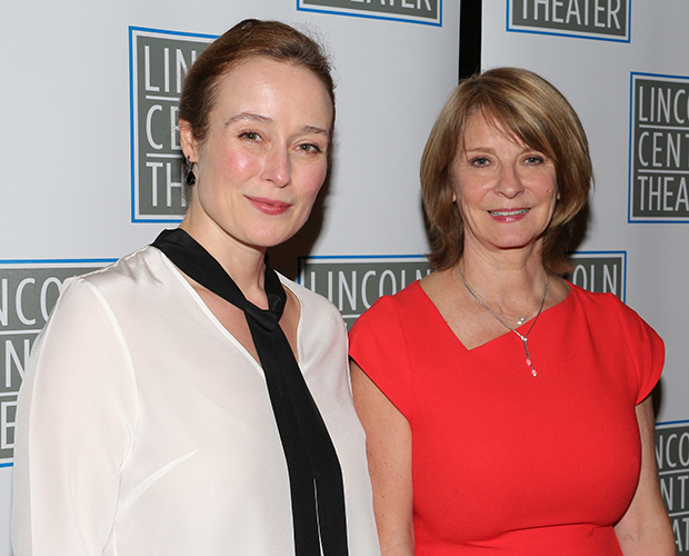 Oslo star Jennifer Ehle takes a photo with her character&#39;s real-life counterpart, Norwegian diplomat Mona Juul.