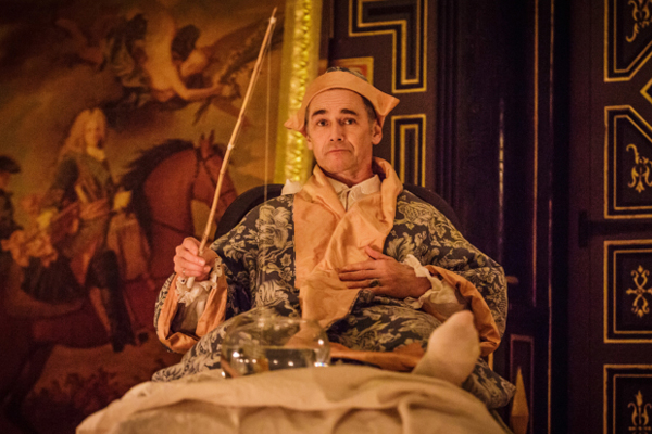 Mark Rylance stars in Claire van Kampen&#39;s Farinelli and the King on Broadway.