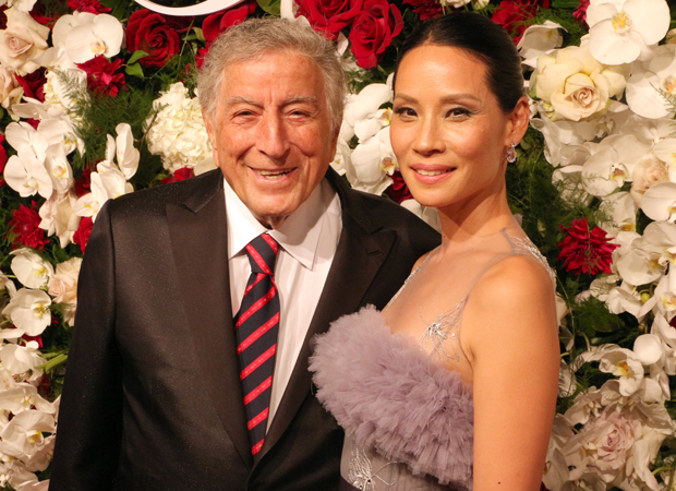 Tony Bennett and Lucy Liu walked the red carpet at the American Theatre Wing&#39;s 2017 Centennial Gala