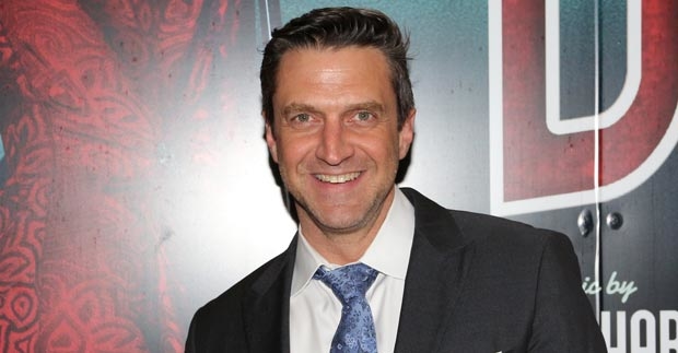Raúl Esparza is set to star in Chess at the Kennedy Center.