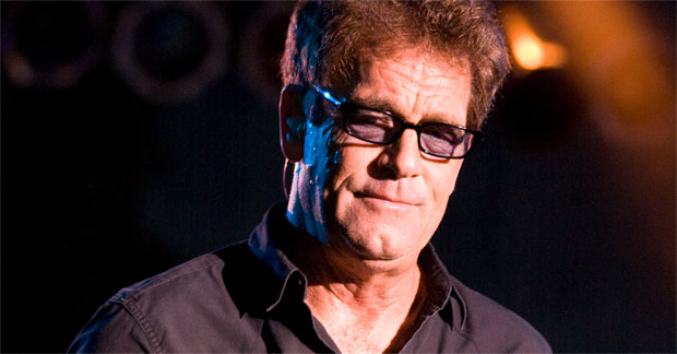 Huey Lewis announced plans for a stage musical, featuring the songs of Huey Lewis and The News.