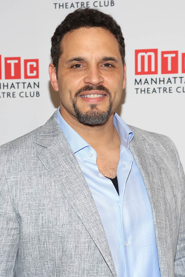 Daniel Sunjata plays Dunois.