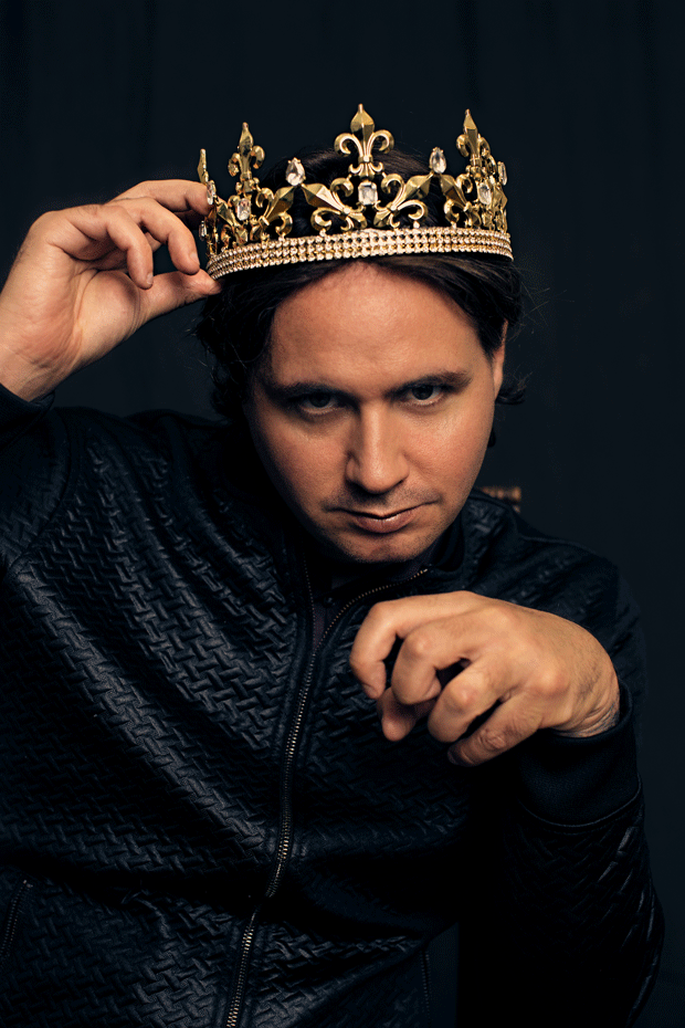 Matt De Rogatis plays Richard III in Wars of the Roses: Henry VI and Richard III, directed by Austin Pendleton, at the 124 Bank Street Theatre.