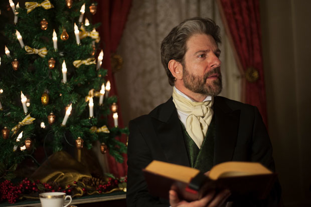 John Kevin Jones will once again play Charles Dickens in Summoners Ensemble Theatre&#39;s A Christmas Carol.