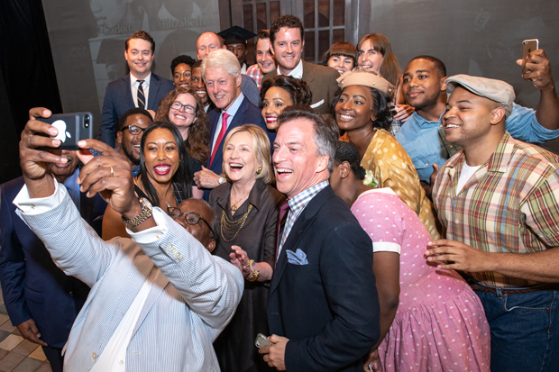 It&#39;s selfie time with the Clintons and the family of Little Rock.