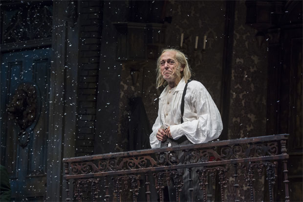 Larry Yando in A Christmas Carol at the Goodman Theatre.