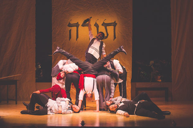 The National Yiddish Theatre Folksbiene&#39;s production of Fiddler on the Roof has announced a final extension.