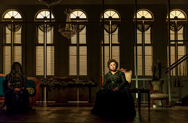Lynda Gravátt in the New York Theatre Workshop production of The House That Will Not Stand earlier this year.