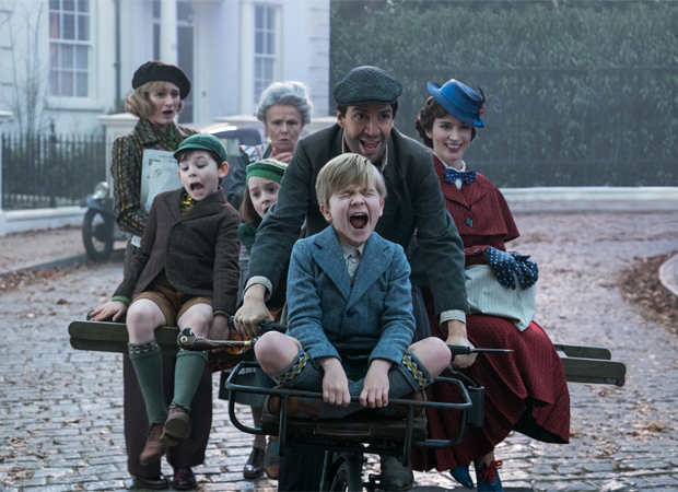 Emily Mortimer, Nathanael Saleh, Pixie Davies, Julie Walters, Lin-Manuel Miranda,Joel Dawson, and Emily Blunt in Mary Poppins Returns.