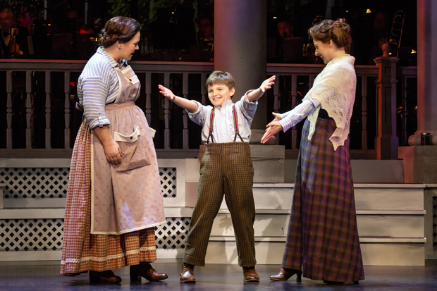 Rosie O&#39;Donnell, Sam Middleton, and Jessie Mueller take the stage.