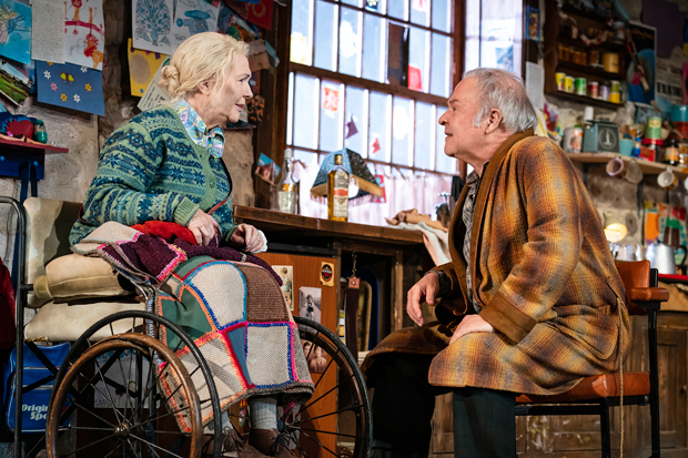 Fionnula Flanagan as Aunt Maggie Far Away, and Fred Applegate as Uncle Patrick Carney in The Ferryman.