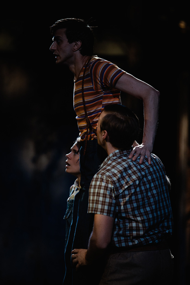 Gideon Glick as Dill, flanked by Celia Keenan-Bolger (Scout) and Will Pullen (Jem) in To Kill a Mockingbird at Broaway&#39;s Shubert Theatre.