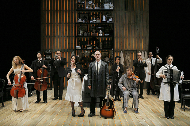 Patti LuPone and Michael Cerveris (center) starred as Mrs. Lovett and Sweeney Todd in the 2005 Broadway revival of Sweeney Todd.