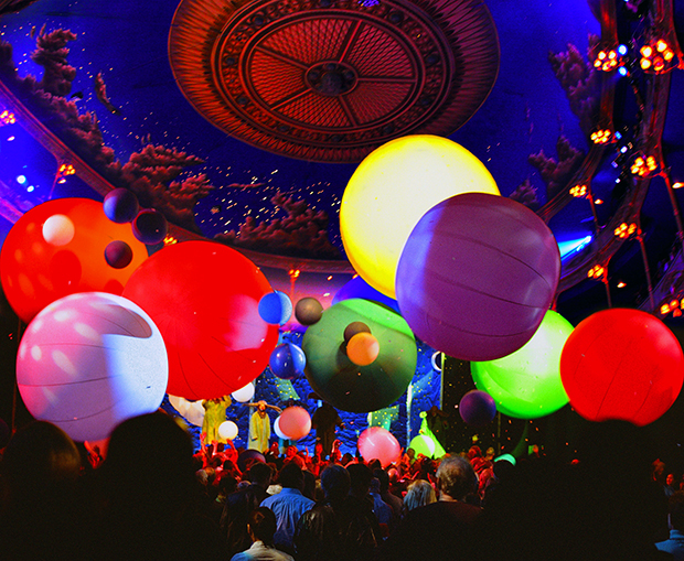 Giant balloons bounce over the audience during the curtain call of Slava&#39;s Snowshow on Broadway.