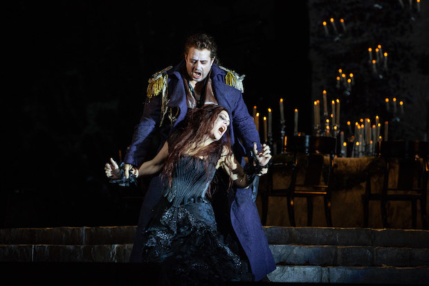 Sondra Radvanovsky plays Medea, and Matthew Polenzani plays Giasone in Luigi Cherubini&#39;s Medea, directed by David McVicar, at the Metropolitan Opera.