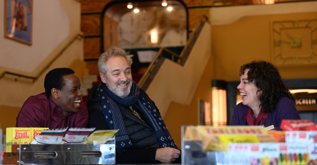 Micheal Ward, Sam Mendes, and Olivia Colman on the set of Empire of Light