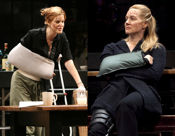 Anna Gunn and Laura Linney in Time Stands Still. 