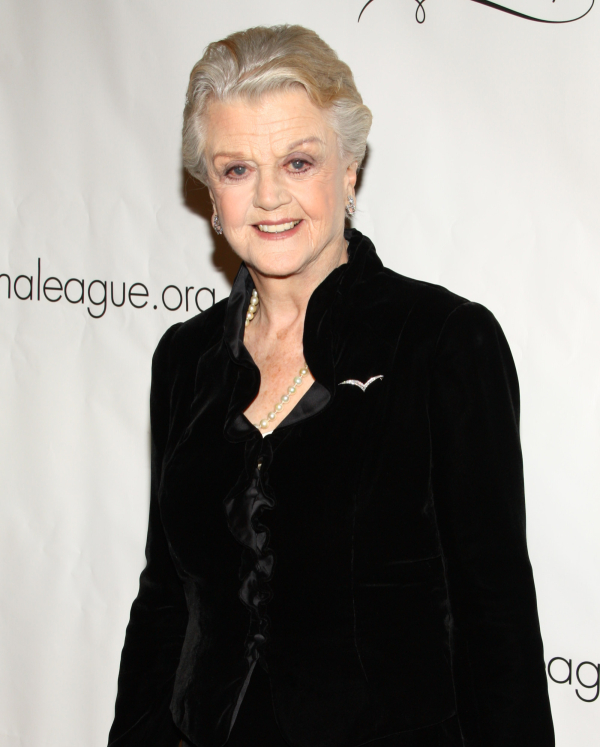 Angela Lansbury will reprise her role as Madame Arcati in Michael Blakemore&#39;s Blithe Spirit on the West End.