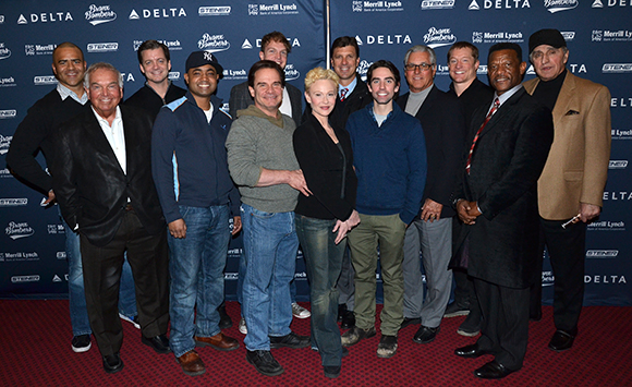 The cast of Bronx Bombers joins the former Yankees for a photo before the show.