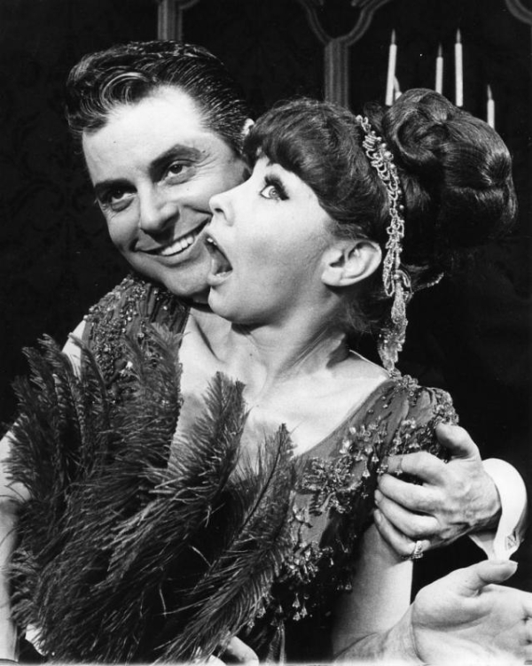 Johnny Desmond and Mimi Hines as Nick Arnstein and Fanny Brice in the original Broadway production of Funny Girl. 
