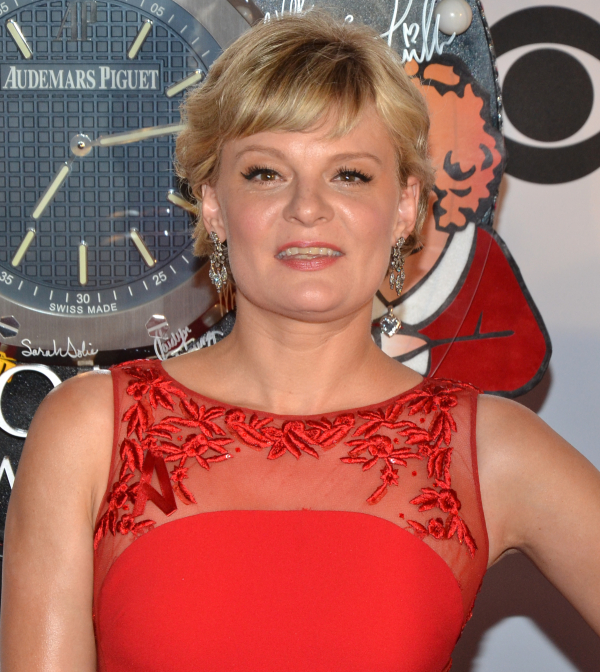 Martha Plimpton will make her West End debut in Jon Robin Baitz&#39;s Other Desert Cities, directed by Lindsay Posner, at The Old Vic.