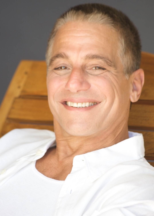 Tony Danza will receive the Frank Carrington Excellence in the Arts Award at Paper Mill Playhouse&#39;s 2014 fundraising gala.
