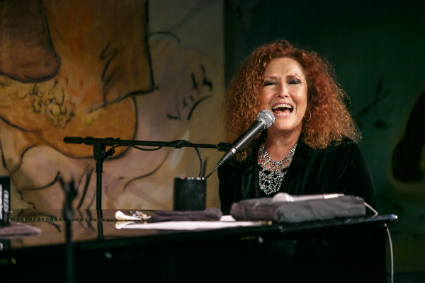 Melissa Manchester makes her Café Carlyle debut in You Gotta Love the Life.