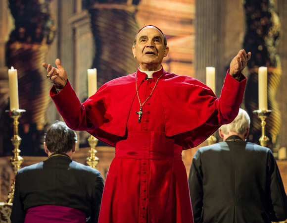 David Suchet in Roger Crane&#39;s The Last Confession, directed by Jonathan Church, at Center Theatre Group&#39;s Ahmanson Theatre.
